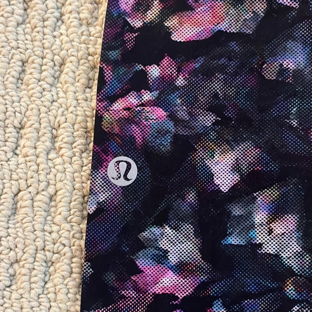 Lululemon Cropped Floral Leggings - Picture 5 of 6